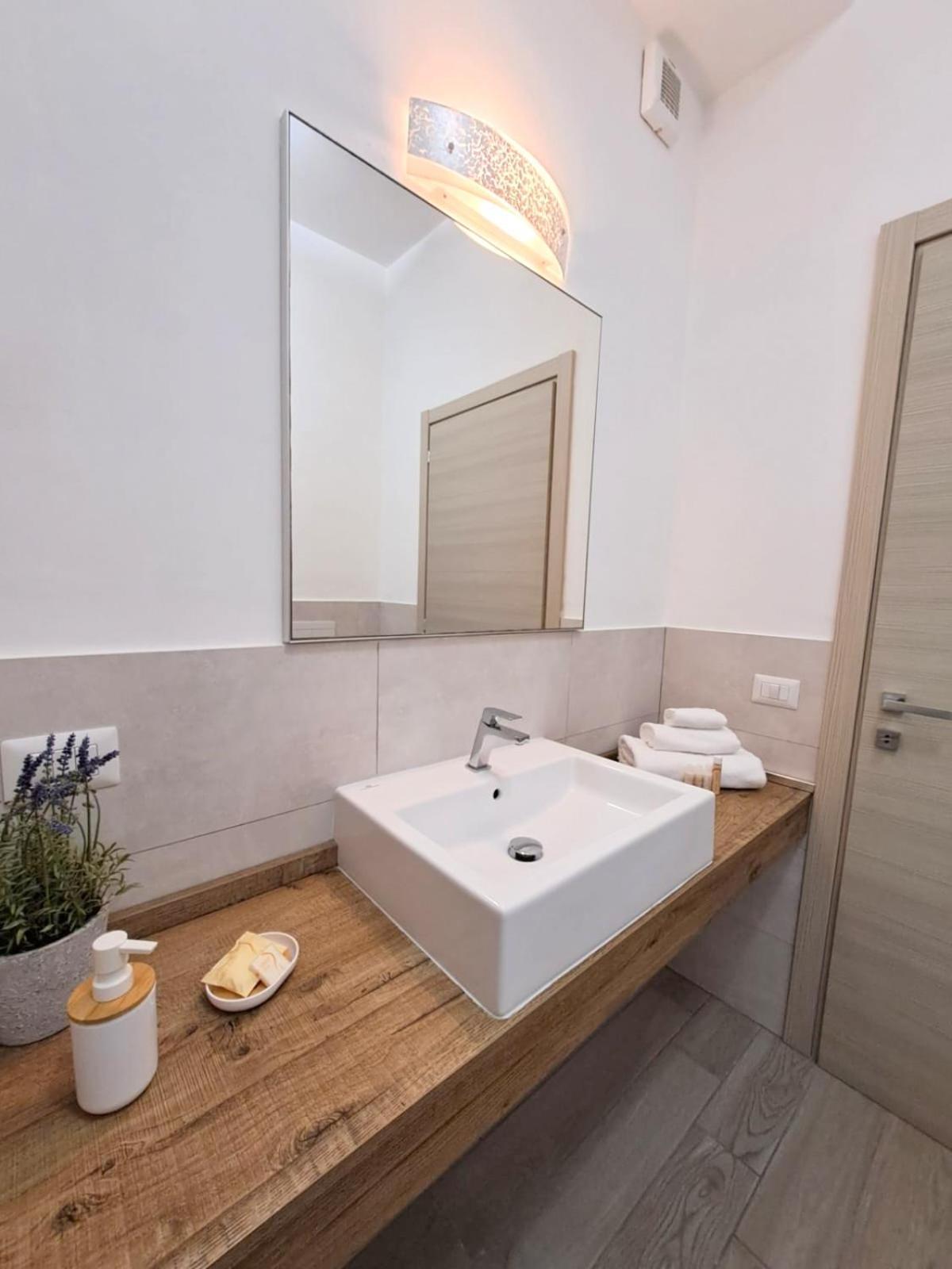 Ajana Rooms By Accomodo Cagliari Exterior photo